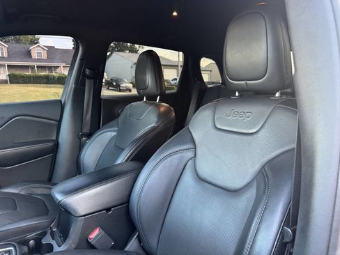 Used 2019 Jeep Cherokee High Altitude image 15