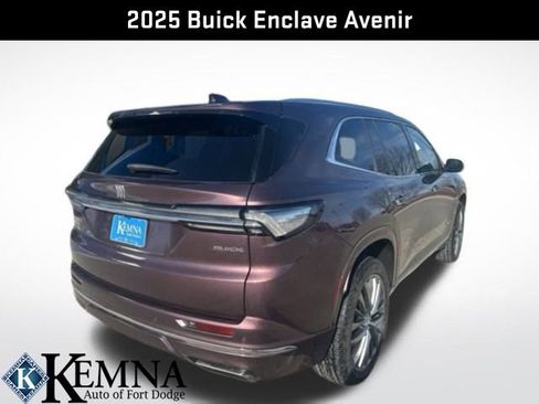 Used 2025 Buick Enclave Avenir w/ Trailering Package, 5000 lbs. image 11