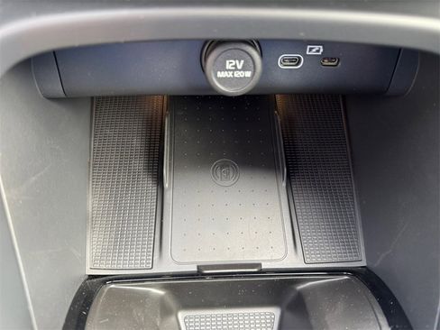 New 2026 Volvo XC40 B5 Plus w/ Protection Package Premier image 17