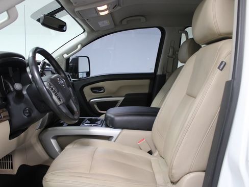 Used 2017 Nissan Titan SL RWD image 24
