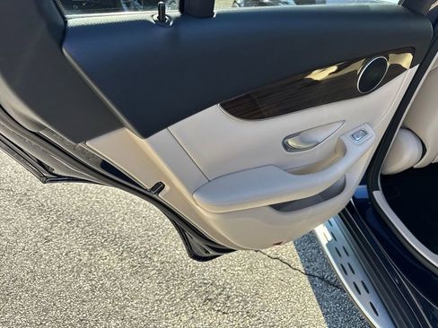 Used 2021 Mercedes-Benz GLC 300 image 21