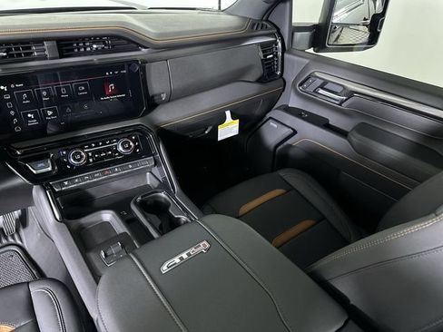 New 2026 GMC Sierra 2500 AT4 w/ AT4 Premium Plus Package AWD/4WD image 37