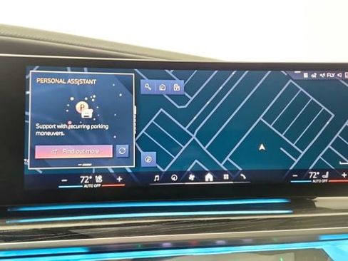 Used 2024 BMW 740i xDrive w/ Premium Package image 49