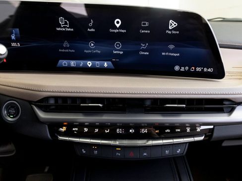 Used 2025 Cadillac XT4 Premium Luxury w/ Technology Package FWD image 16