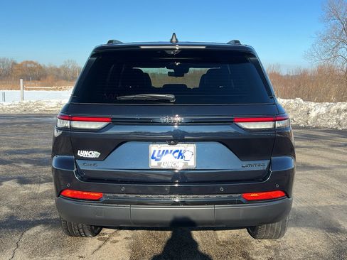 Used 2024 Jeep Grand Cherokee Limited w/ Luxury Tech Group II image 42