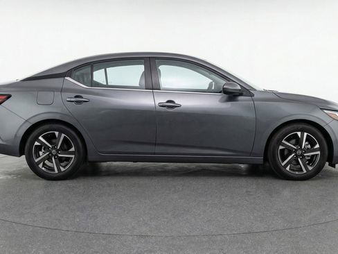 Used 2025 Nissan Sentra SV image 11