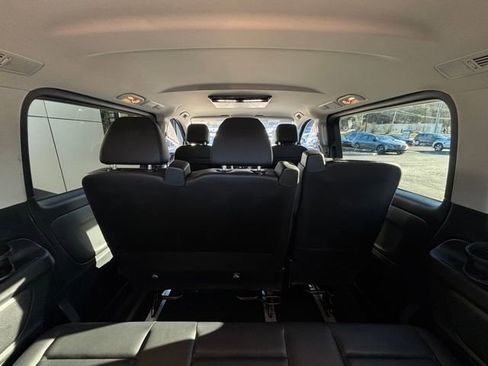 Used 2021 Mercedes-Benz Metris Passenger image 57
