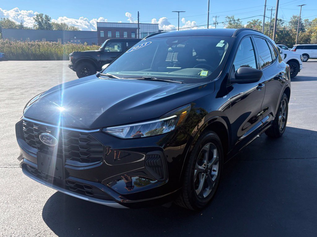 Used 2023 Ford Escape ST-Line w/ Tech Pack #1 AWD/4WD image 1