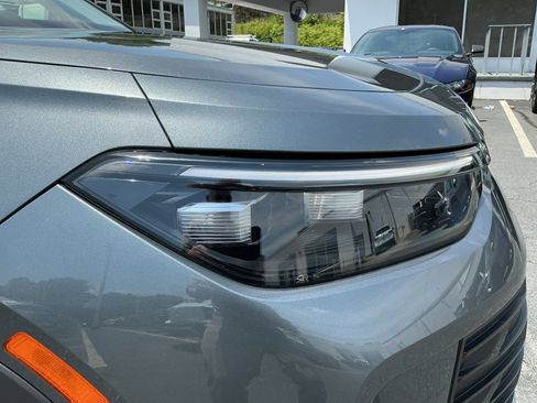 Certified 2025 Volkswagen Tiguan SE image 24