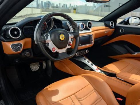 Used 2015 Ferrari California T RWD image 8