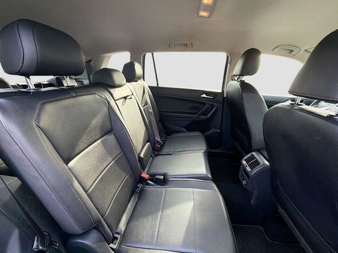 Used 2020 Volkswagen Tiguan SE R-Line image 26