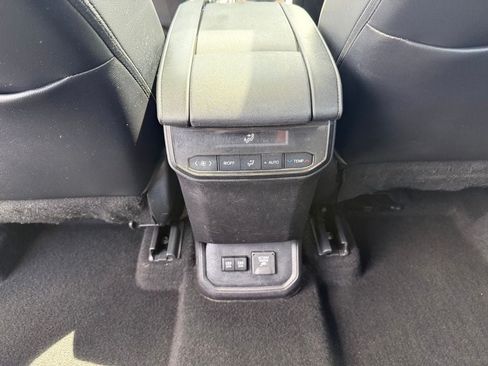 Used 2021 Toyota Highlander Limited AWD/4WD image 16