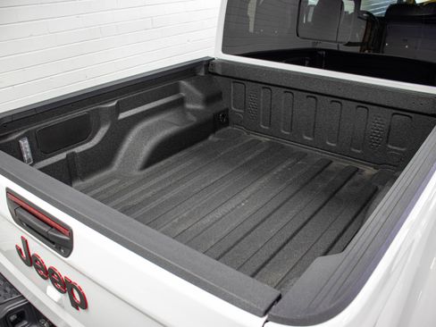 Used 2026 Jeep Gladiator Rubicon AWD/4WD image 19