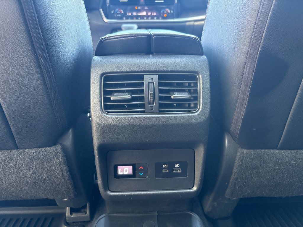 Used 2021 Nissan Rogue SL AWD/4WD image 14