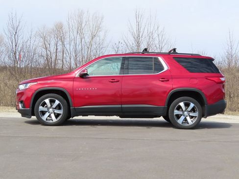 Used 2019 Chevrolet Traverse LT w/ LT Premium Package image 5