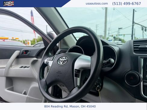 Used 2013 Toyota Highlander 4WD w/ Cold Weather Pkg image 23
