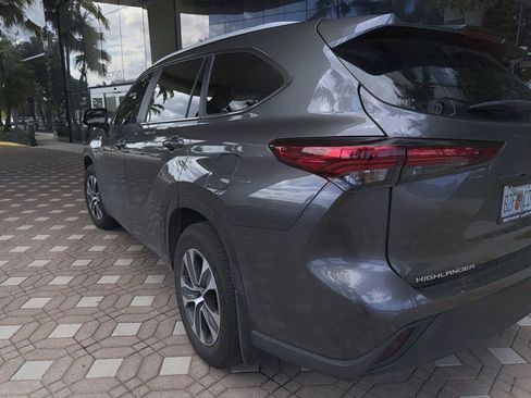 Used 2023 Toyota Highlander XLE image 8