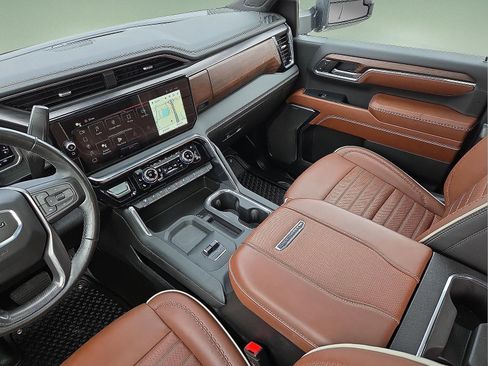 Used 2024 GMC Sierra 2500 Denali Ultimate w/ Max Trailering Package image 12