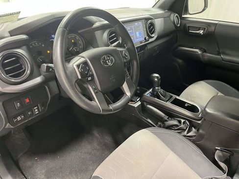 Used 2021 Toyota Tacoma TRD Sport image 18