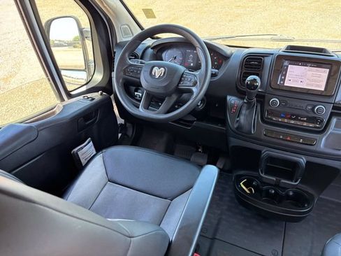 Used 2024 RAM ProMaster 2500 w/ Convenience Group FWD image 13