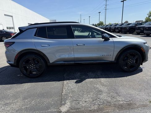 New 2025 Chevrolet Equinox EV RS image 8