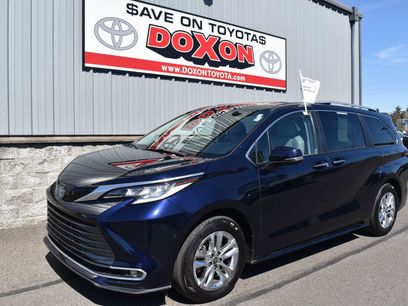 Certified 2022 Toyota Sienna Limited