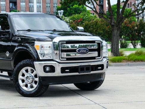 Used 2015 Ford F250 XLT w/ XLT Premium Package AWD/4WD image 3