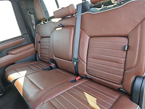 Used 2024 GMC Sierra 3500 Denali Ultimate image 13