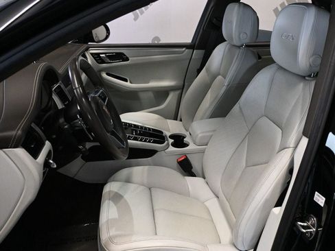 Used 2017 Porsche Macan GTS AWD/4WD image 16