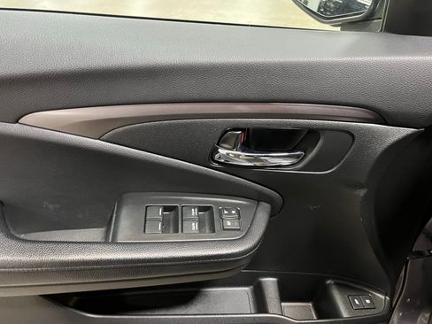 Used 2017 Honda Pilot EX-L image 18