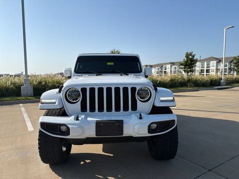 Used 2020 Jeep Wrangler Unlimited Sahara AWD/4WD image 9