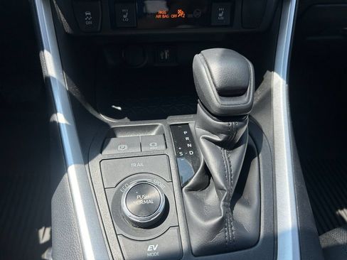 Used 2025 Toyota RAV4 XLE w/ Convenience Package AWD/4WD image 33