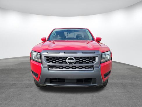 Used 2025 Nissan Frontier SV image 2