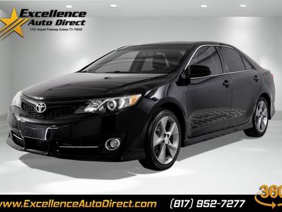 Used 2014 Toyota Camry SE w/ Leather Package