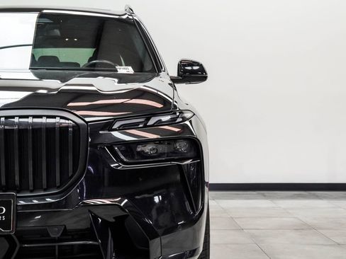 Used 2023 BMW X7 xDrive40i w/ M Sport Package AWD/4WD image 5
