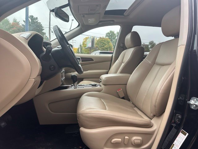 Used 2018 Nissan Pathfinder Platinum w/ Cargo Package AWD/4WD image 9