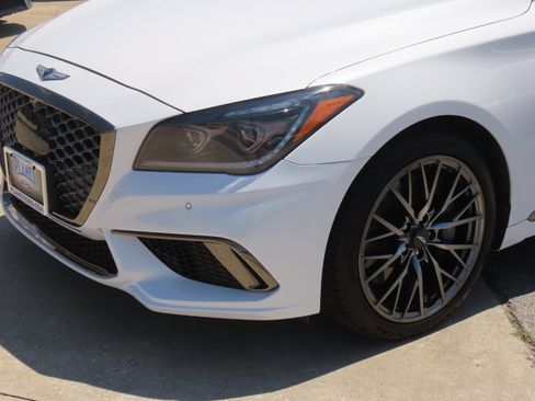 Used 2018 Genesis G80 3.3T Sport RWD image 3