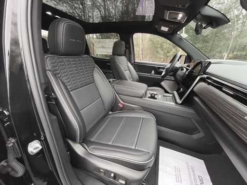 New 2025 GMC Sierra EV Denali image 33