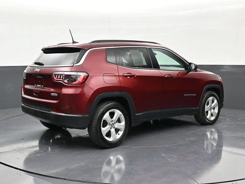 Used 2021 Jeep Compass Latitude FWD image 5