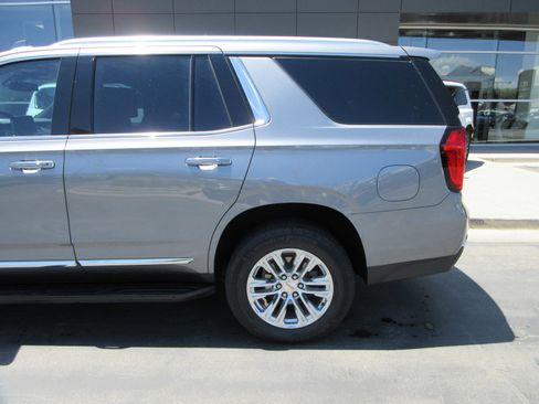 Used 2021 GMC Yukon SLT w/ SLT Premium Package AWD/4WD image 5