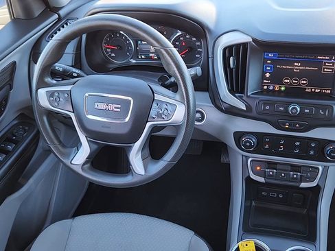 Used 2024 GMC Terrain SLE image 5