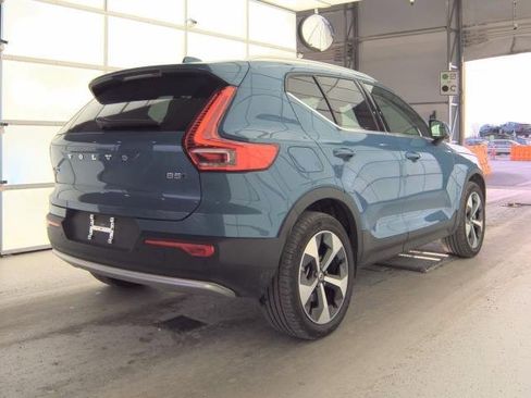 Certified 2025 Volvo XC40 B5 Plus image 4