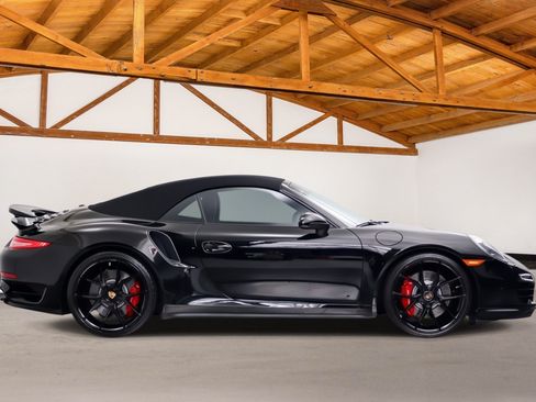 Used 2014 Porsche 911 4 Cabriolet AWD/4WD image 5