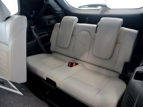 Used 2023 Mitsubishi Outlander SEL image 29