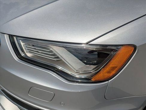 Used 2016 Audi A3 e-tron Premium Plus w/ Premium Plus Package FWD image 5