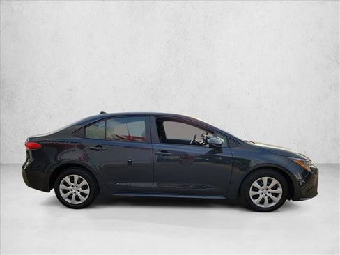 Used 2025 Toyota Corolla LE FWD image 4