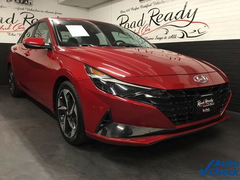 Used 2023 Hyundai Elantra Limited image 3