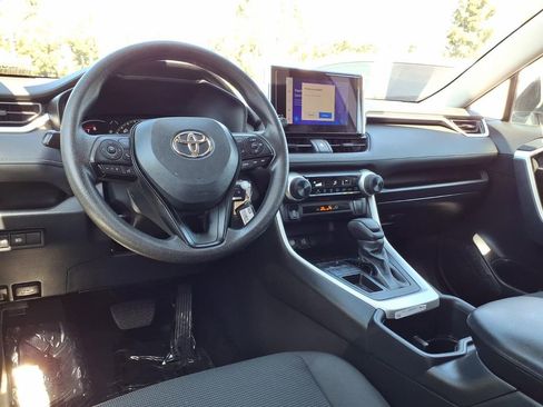 Used 2023 Toyota RAV4 LE image 13