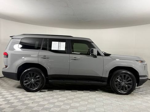 Used 2025 Lexus GX 550 w/ Accessory Package (2T) AWD/4WD image 10