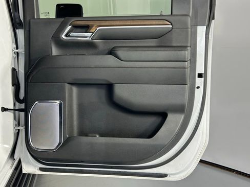 Used 2024 Chevrolet Silverado 2500 High Country w/ High Country Premium Package image 13